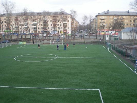 Futbol Sahaları için FIFA Onaylı UV Dayanımlı 60mm Hav Yüksekliğinde Suni Çim
