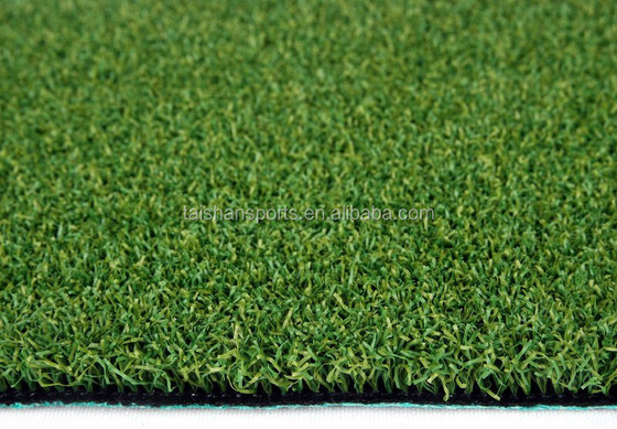 Portatif yapay golf yeşillik CPP desteği ve PP malzemesi ile zeytin yeşil yapay sahte çim