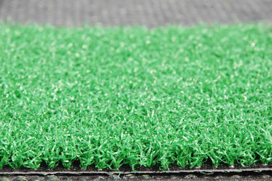 Portatif yapay golf yeşillik CPP desteği ve PP malzemesi ile zeytin yeşil yapay sahte çim