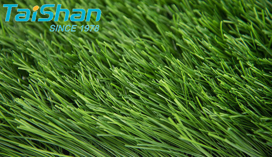 40mm Kazık Yüksekliği 12000 Dtex Kauçuk Granül Dolgulu Futbol Yapay Çim ve Spor Sahaları İçin Futbol Yapay Çimi