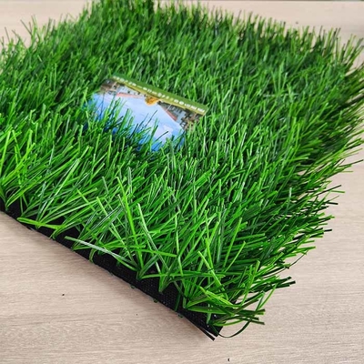 50mm Futbol Yapay Çim 160 Dikiş/M Dışarı Sahte Çim Futbol sahaları ve düşük bakım gerektiren açık hava etkinlikleri için