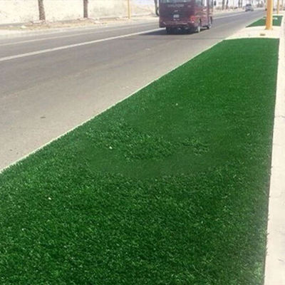 45mm Yığın Yüksekliği Düz Şekilli Yapışkan Sanal Çim Gerekli Uzunlukta Mümkün