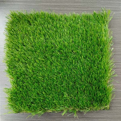 7700 Dtex PP/PE malzemesi Yapay Yeşil Çim 180 dikiş hızı Per Metre ve 3/8 inç ölçüm ile