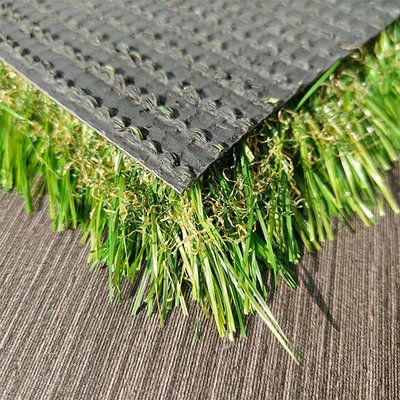 7700 Dtex PP/PE malzemesi Yapay Yeşil Çim 180 dikiş hızı Per Metre ve 3/8 inç ölçüm ile