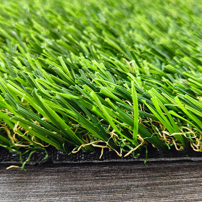 PU yapışkan oyun alanı yapay çim Kişisel spor faaliyetleri ve konut arka bahçeleri için mükemmel bir seçim