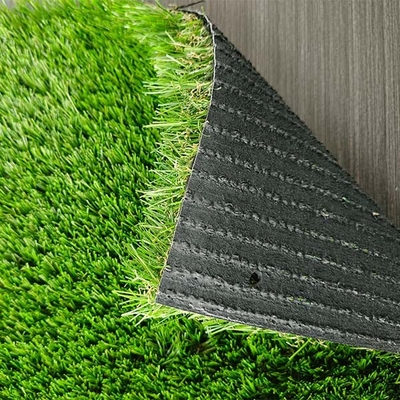Yüksek Performanslı Doldurulmayan Yapay Çim 25mm Parklar Eğlence Bahçeleri Ve Oyun Alanları İçin