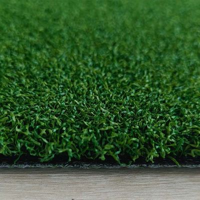 Sentetik Yeşiller için 17mm Hav Yüksekliği Yüksek Yoğunluklu ve PU Yapışkanlı Golf Suni Çim