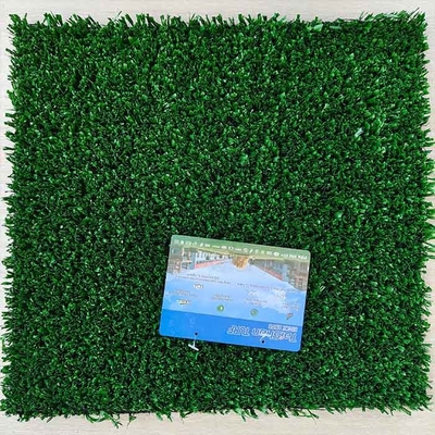 12 mm Yeşil Yapay Tenis Çimleri UV direnci ve mükemmel su geçirgenliği ile çok fonksiyonel yapay çimler