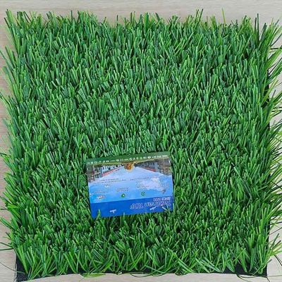 Spor Etkinlikleri ve Az Bakım Gerektiren Alanlar için Özelleştirilmiş 40mm Kazık Yüksekliğinde Geri Dönüşümlü Plastik Suni Çim