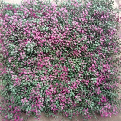 Yüksek düzeyde simüle edilmiş yapay duvar çimleri, kolay kurulum ve bakım için çeşitli renk seçenekleri ve 50cm*50cm boyutları ile