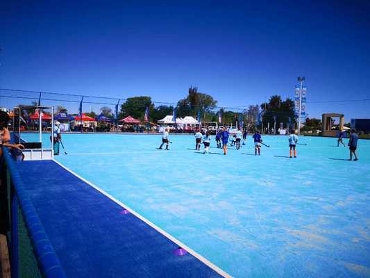 FIH Sertifikalı 14 mm Top Yüksekliği ve Sürekli Oyun için Su Serisi İçin Yapay Hockey Çimleri