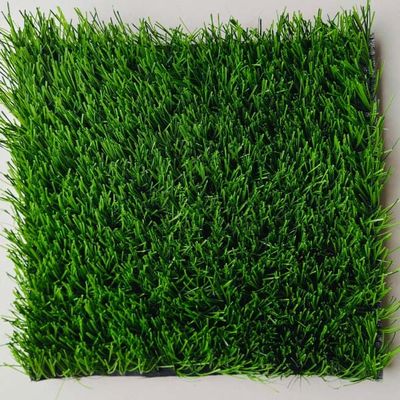 50mm Yığın Yüksekliği Düşük Bakım Spor Yapay Çim Standart Futbol Alanları için Ayrı Renkli