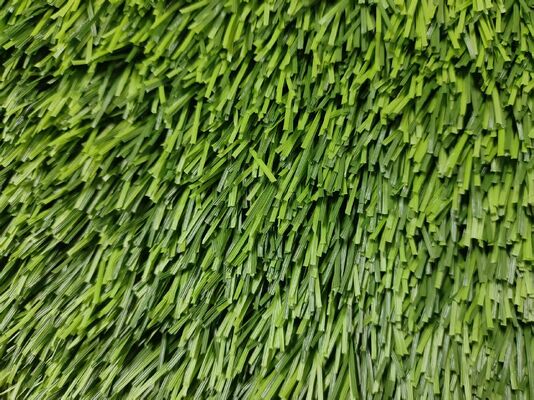 50mm Kazık Yüksekliği 12000 Dtex 130 Dikiş/Metre Futbol Yapay Çim Spor Sahaları İçin